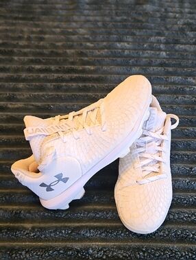 Under Armour Kids' White Softball Cleats 4.5Y